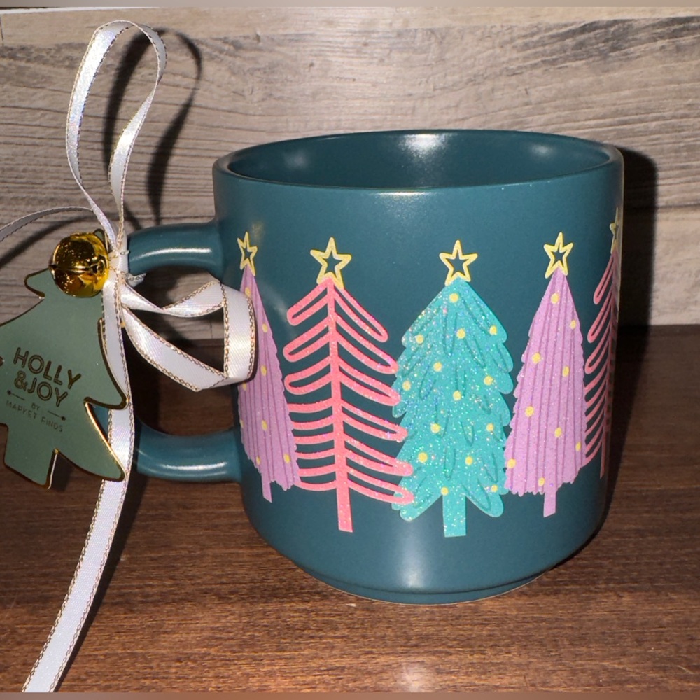 Super Cute  🥰 Sparkles ✨ Christmas 🎄 Trees Mug by Market Finds - NEW
